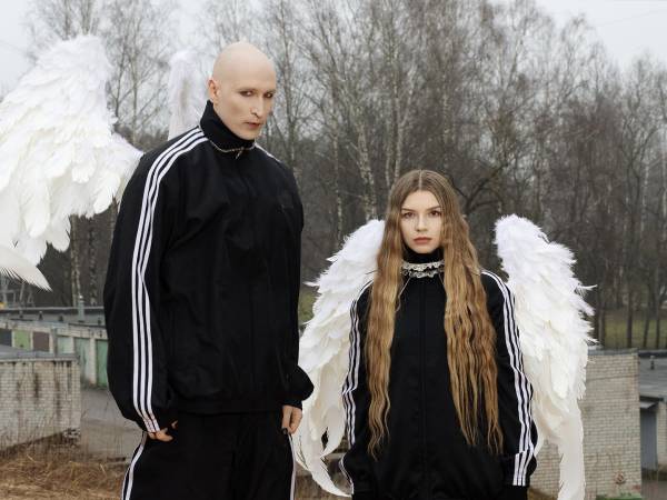 Ic3peak era conocida por sus letras obsesionadas con la muerte, sus provocaciones contra el Estado y sus gritos. (Kristine Madjare para The New York Times)