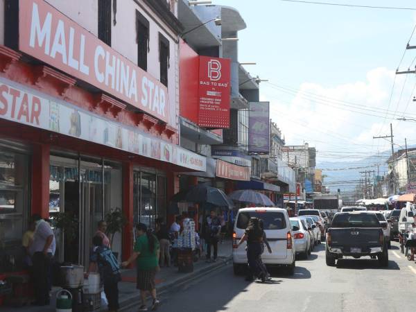 En el centro de San Pedro Sula se han instalado la mayor parte de las tiendas de capital chino, creando presión en los comerciantes del sector informal.