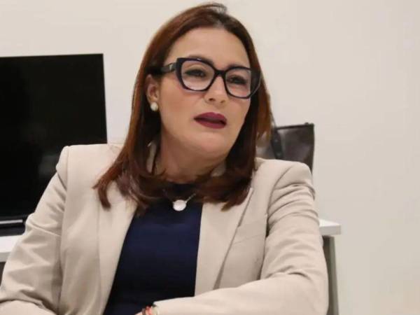 Francis Argeñal, secretaria de Vivienda, aseguró que muchos hondureños construyen sus casas de acuerdo con la liquidez, por eso buscan que sean elegibles para obtener créditos para casas.