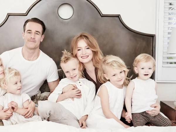 Al actor James Van Der Beek le sobreviven su esposa, Kimberly Van Der Beek, y sus seis hijos. El protagonista de Dawson's Creek falleció el 11 de febrero, más de un año después de anunciar que le habían diagnosticado cáncer colorrectal. Kimberly anunció la triste noticia en una publicación de Instagram.
