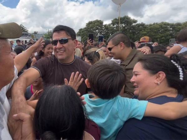 Alexander Ardón Soriano fue recibido el martes por pobladores de El Paraíso, Copán, donde fue alcalde.