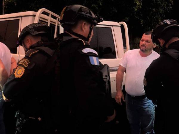 Un <b>narcotraficante hondureño</b> vinculado al <b>cártel de los Valle Valle</b>, Erlis León, conocido como “El Cabro”, fue arrestado en Guatemala este miércoles.