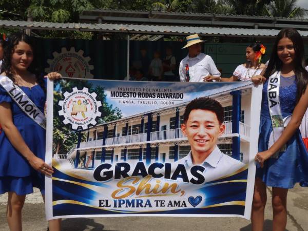 El desfile, en el que se resaltó los valores patrios, tuvo un recorrido por las principales calles de Ilanga.