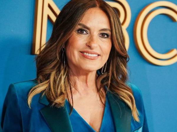 Mariska Hargitay es una galardonada actriz, productora y directora estadounidense, mundialmente reconocida por interpretar a la Capitana Olivia Benson en la emblemática serie dramática Law &amp; Order: Special Victims Unit.