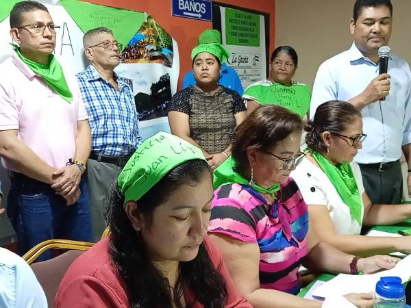 Los miembros del Comité Municipal de Defensa de los Bienes Comunes y Publicos de Tocoa, pidieron este miércoles en conferencia de prensa en Tocoa, una profunda e independiente investigación de la muerte de Juan López.