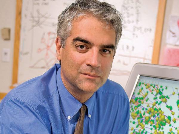 Nicholas Christakis tuvo conversaciones con Jeffrey Epstein acerca de experimentos científicos, entre ellos uno que se realizó en Copán.