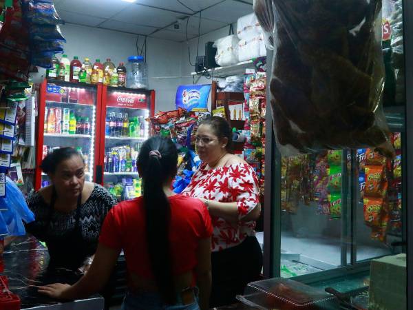 Las altas temperaturas y la sobrecarga en las líneas eléctricas provocan interrupciones prolongadas del servicio en locales comerciales y viviendas.