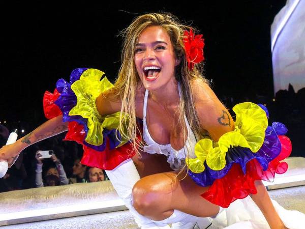 La colombiana Karol G durante el segunfo fin de semana del Festival de Coachella.