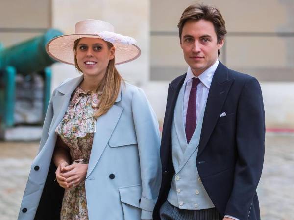 La princesa Beatriz está casada con Edoardo Alessandro Mapelli Mozzi, un promotor inmobiliario británico descendiente de la nobleza italiana.