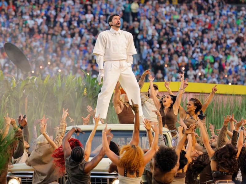 Así fue el concierto que compitió con Bad Bunny en la Super Bowl