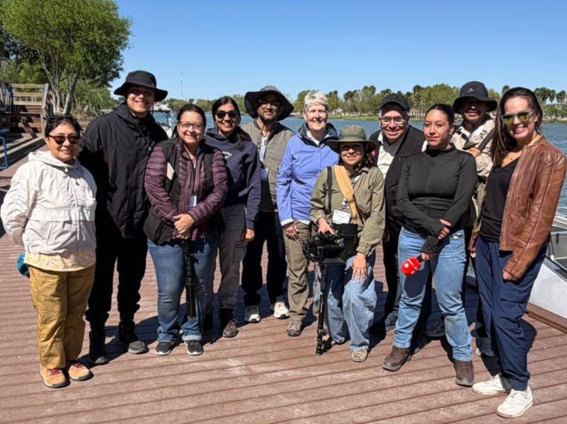 Periodistas estrechan lazos en cobertura de programa de inmigración
