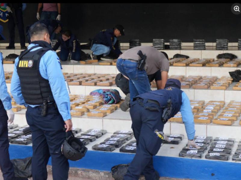 Hallan 800 kilos más de droga en manglares de Choluteca; decomisos superan los L300 millones