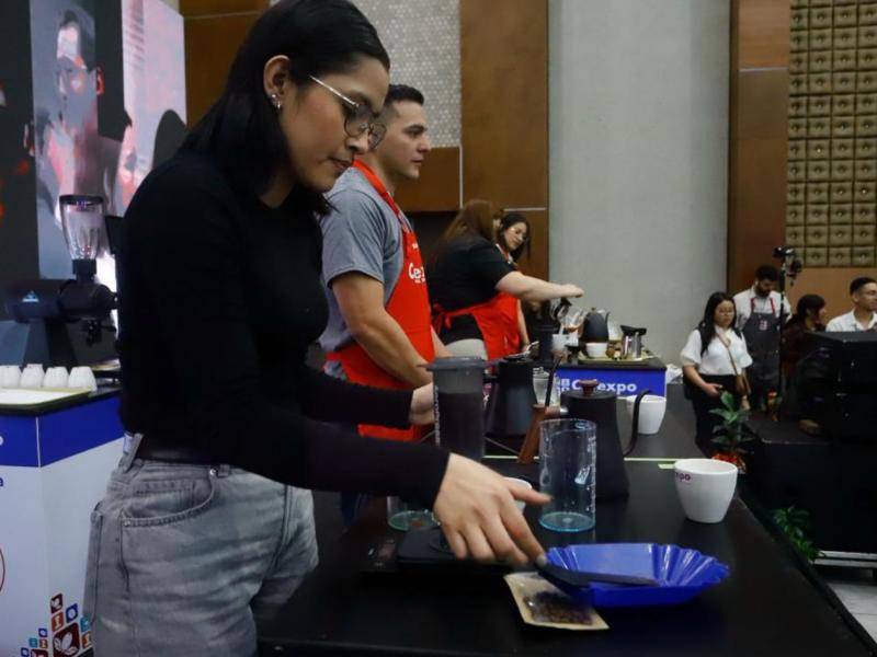 Las competencias llenaron de emoción el recinto.