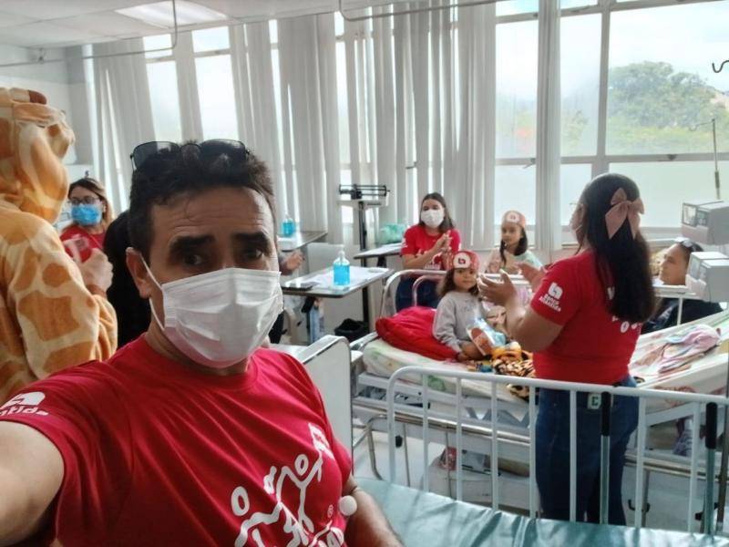 Jaimen Ruben Rodriguez Espinal es Perito Mercantil y Contador Público, mientras que Belkis Elisa Ramos Padilla es Lic., en Educación Básica y docente en la escuela Pueblo de Canadá, Santa Ana, Francisco Morazán.