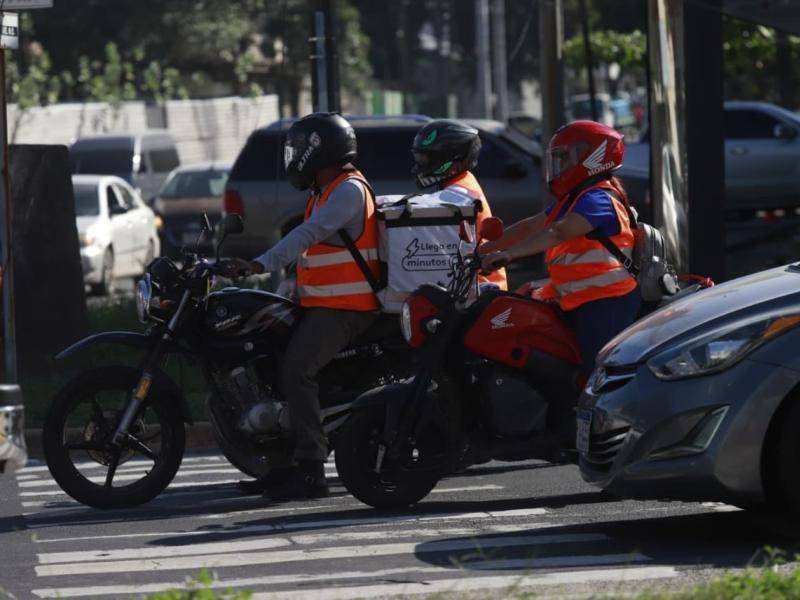 Las autoridades atribuyen la mayoría de los accidentes de motocicleta al exceso de velocidad, la imprudencia y el irrespeto a las normas de tránsito.