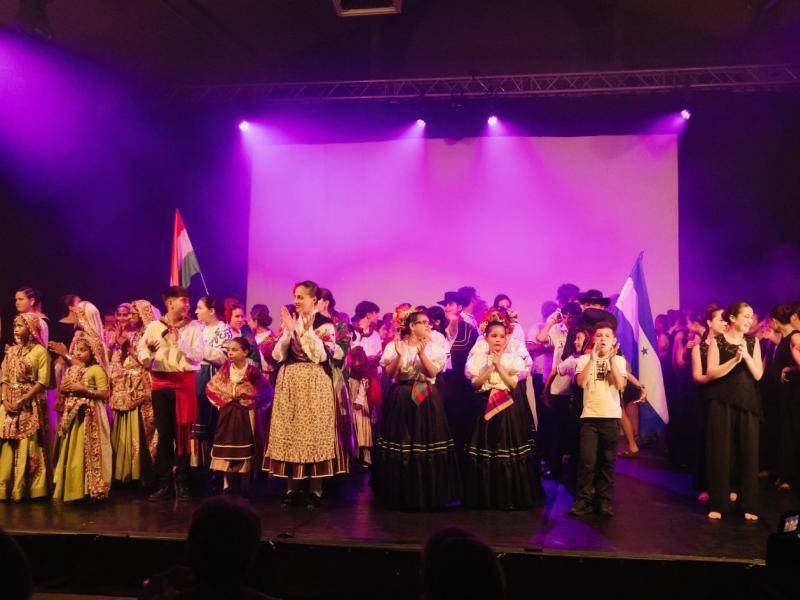 Zorzales de Sula y Academia de Artes Oviedo llevan el folclore hondureño a Francia