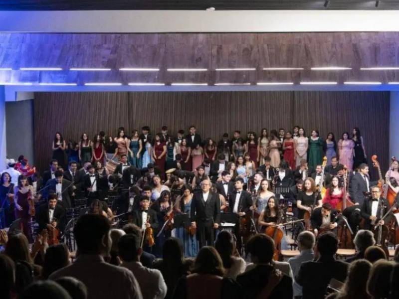 La Orquesta Sinfónica Victoriano López en su presentación por el 80 aniversario de fundación de la escuela musical.
