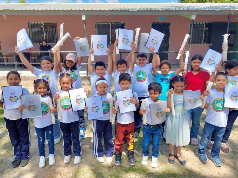 En la actualidad, más de 326 estudiantes entre 8 y 17 años reciben clases a lo largo de la semana en horarios adaptados a sus comunidades.