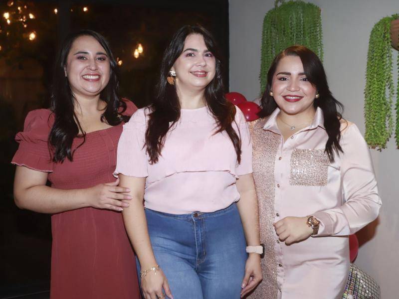 Karen Portillo, Linett Fenoy y Alejandra Ordóñez
