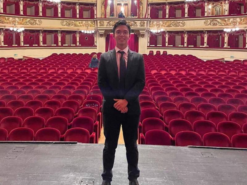 Dennis Orellana en el Teatro Alla Scala, de Milán, Italia.