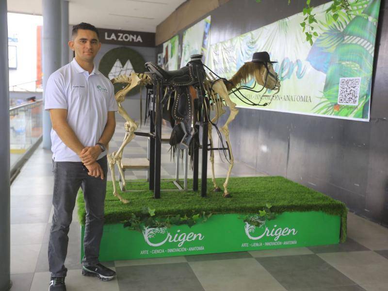 Fredys Chávez ha capacitado a reconocidos médicos de México y Sudamérica en técnicas de conservación anatómica.