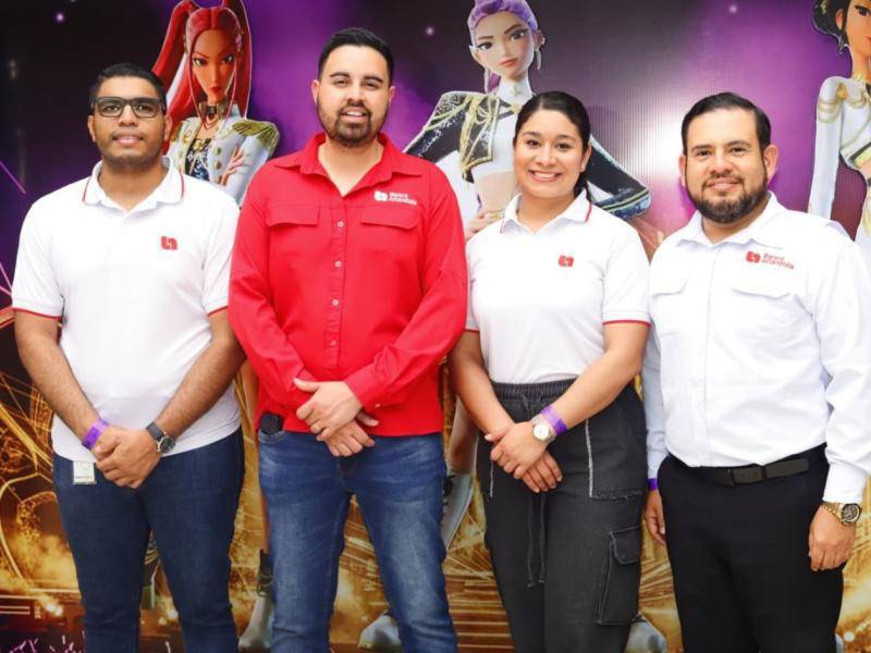 El equipo de Mercadeo de Banco Atlántida estuvo presente, conformado por: Salvador Cerrato, Alejandro Sauceda, Diana Almendarez y Lester Herrera.