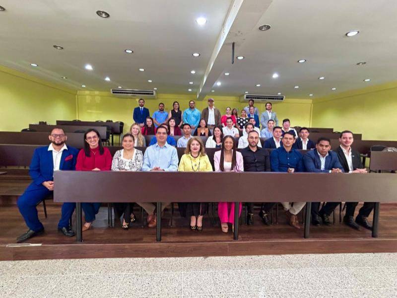 Emprendedores, invitados, aliados estratégicos, empresarios, representantes gubernamentales y miembros de JCI Merendón.
