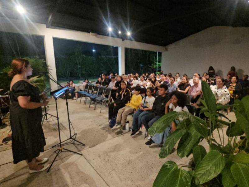 Exposición artística y concierto de jazz cautivan al público en la Alianza Francesa
