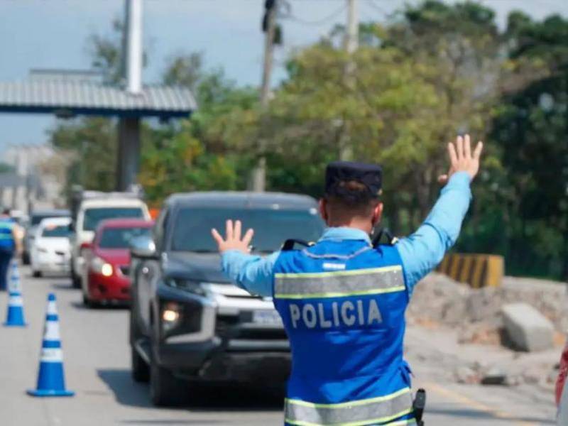 Más de 200 mil conductores mantienen multas de tránsito sin pagar, una mora que supera los L700 millones, según datos de la DNVT.