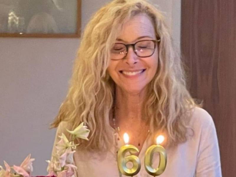 La actriz Lisa Kudrow celebra 60 años.