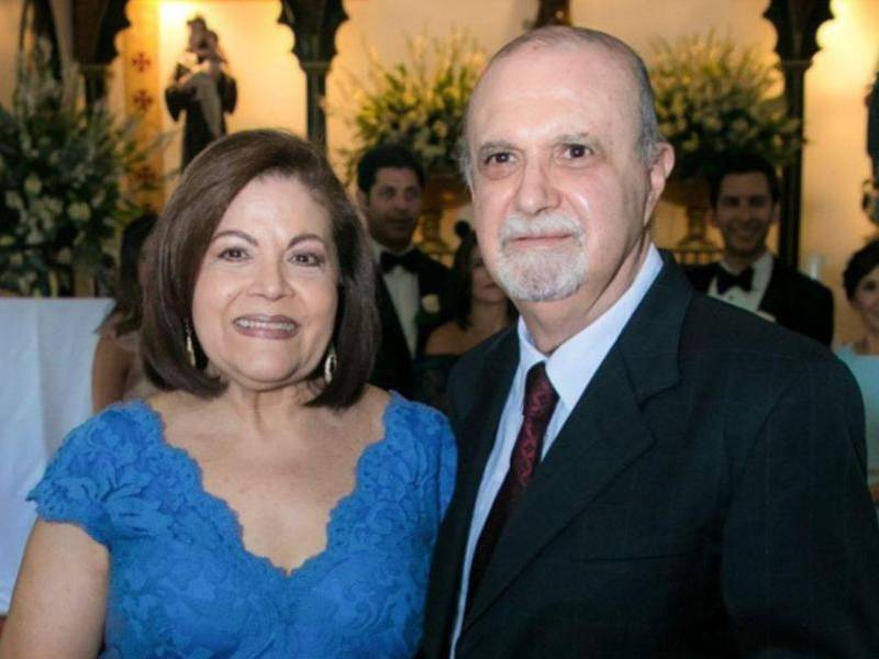 Elena Durón y Roberto Larios (QDDG).