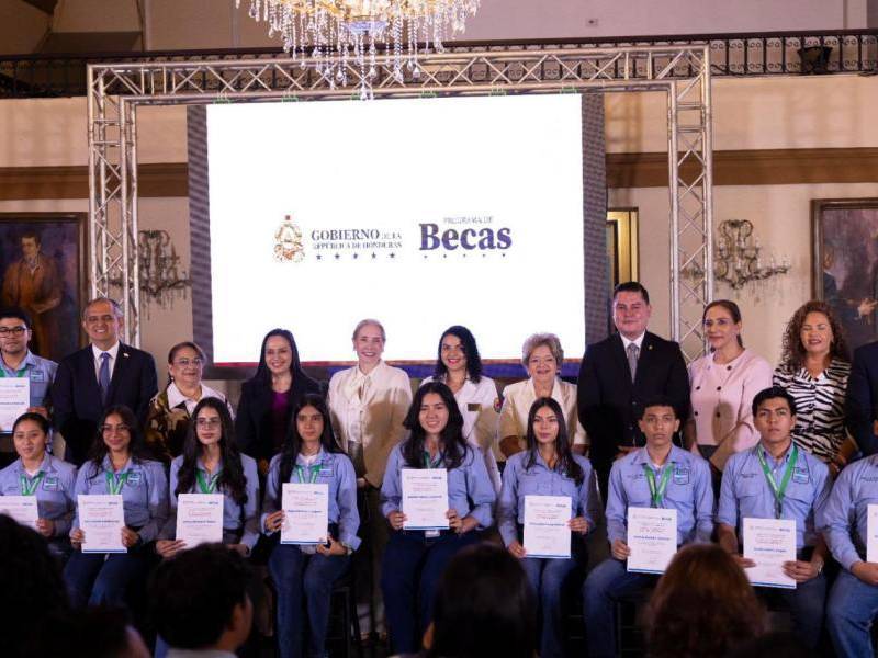 Los beneficiarios recibirán más de L4,000 mensuales, que pueden destinar a gastos como transporte y materiales de estudio.