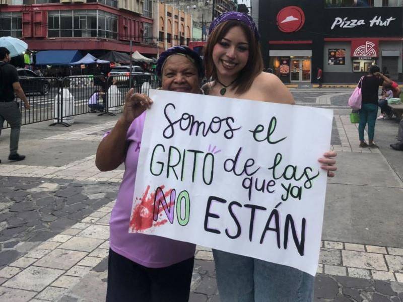 Zoila durante una protesta en defensa de los derechos humanos de las mujeres, en San Pedro Sula.