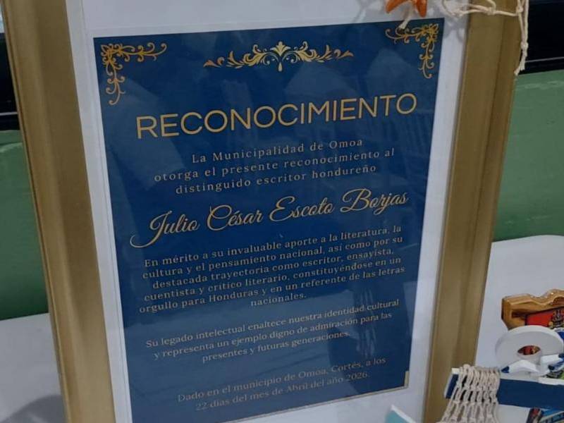 El reconocimiento que recibió Julio Escoto.