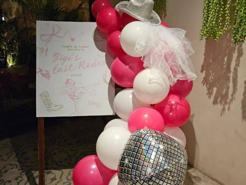 Parte de la decoración del evento, por Linett Fenoy.