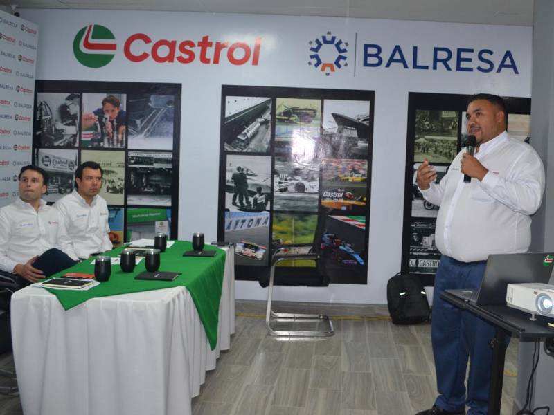Roque Banegas, jefe de línea de Lubricantes, señaló que al distribuir lubricantes industriales Castrol, BALRESA ayuda a las empresas a ser más competitivas en la región.