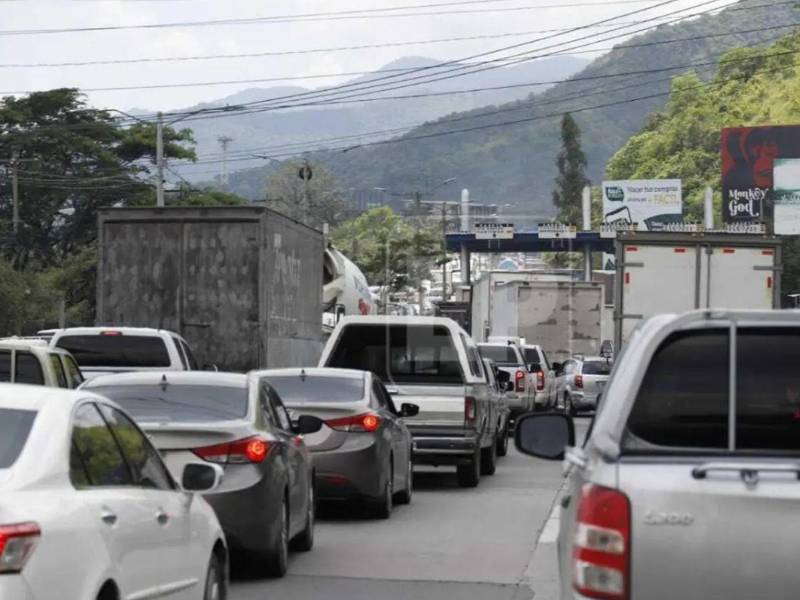 Para los sampedranos es prioridad encontrar alternativas viales en el bulevar del sur por el fuerte congestionamiento vehicular que se forma a toda hora.