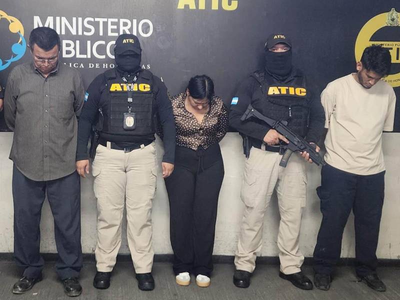 Tres de los detenidos fueron presentados por la Atic.