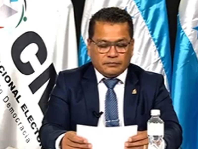 El consejero suplente del Consejo Nacional Electoral (CNE), Carlos Enrique Cardona Hernández.