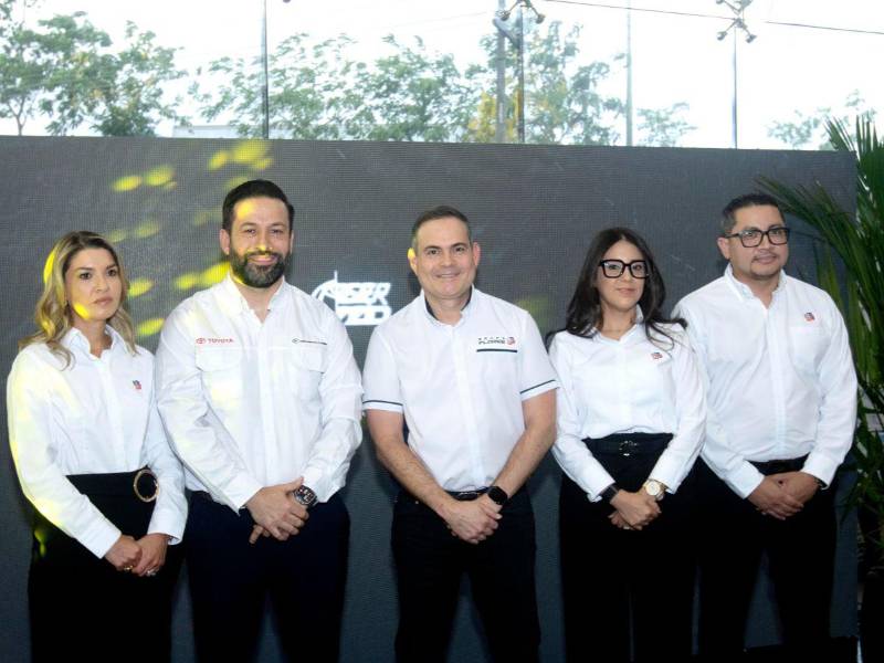 Ejecutivos de Grupo Flores dieron a conocer las principales características técnicas y de desempeño de la nueva Toyota Land Cruiser 70.