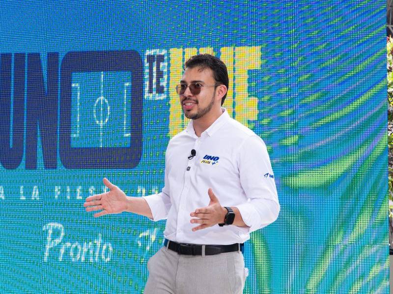 Eduardo Idiaquez, coordinador de Mercadeo de UNO Honduras.