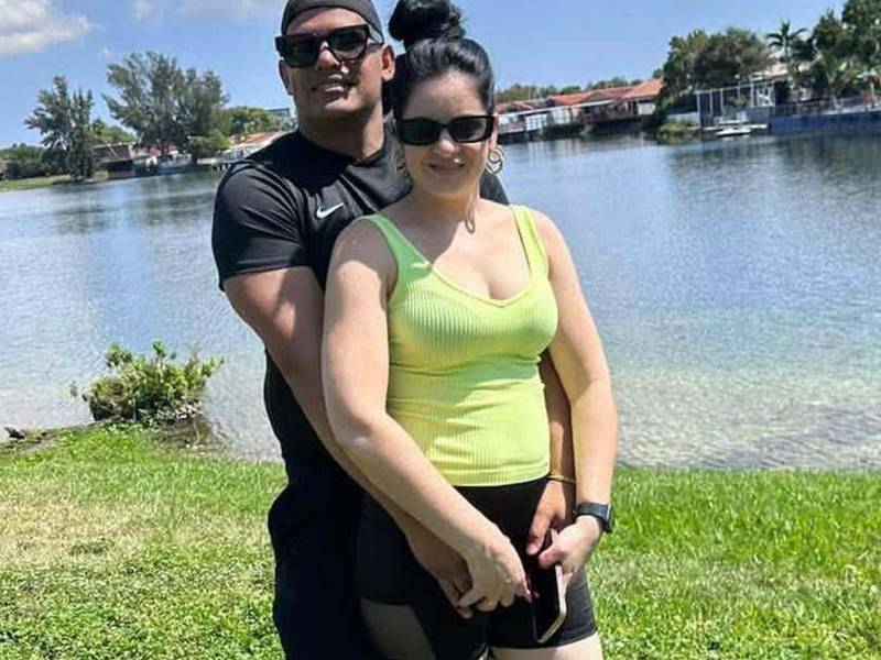 Joven cubana es asesinada por su pareja en North Fort Myers, Florida, en un hecho de violencia doméstica que conmociona a la comunidad, según autoridades del condado de Lee.