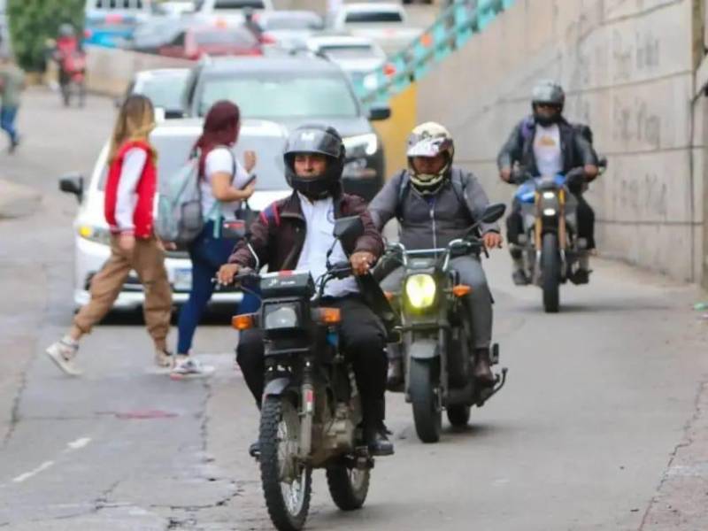 La Dirección Nacional de Vialidad y Transporte (DNVT), propuso una nueva regulación que restringiría la circulación de motocicletas con motores de menos de 300cc.