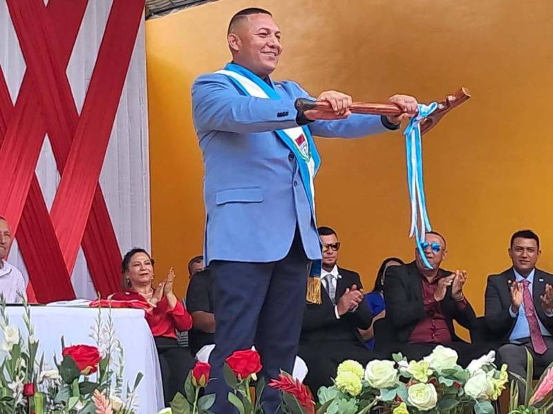 El alcalde del municipio de Manto, Olancho, José Luis Chirinos, falleció este sábado luego de sufrir un paro cardiorrespiratorio y ser trasladado de emergencia a un centro médico privado, donde los médicos confirmaron su deceso.