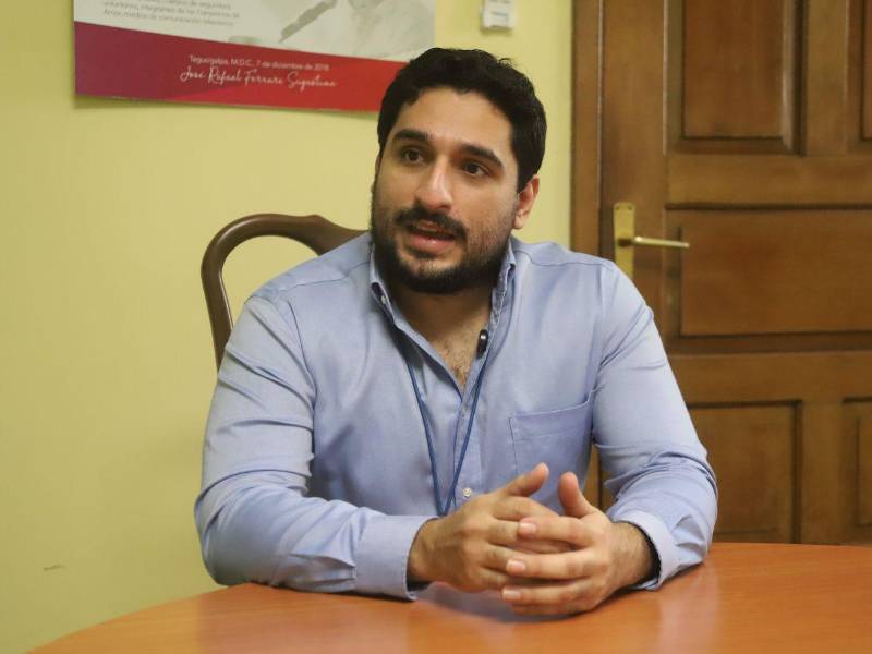 El doctor Sergio Murillo, director del centro regional de Teletón, durante una entrevista con el equipo de Diario LA PRENSA.