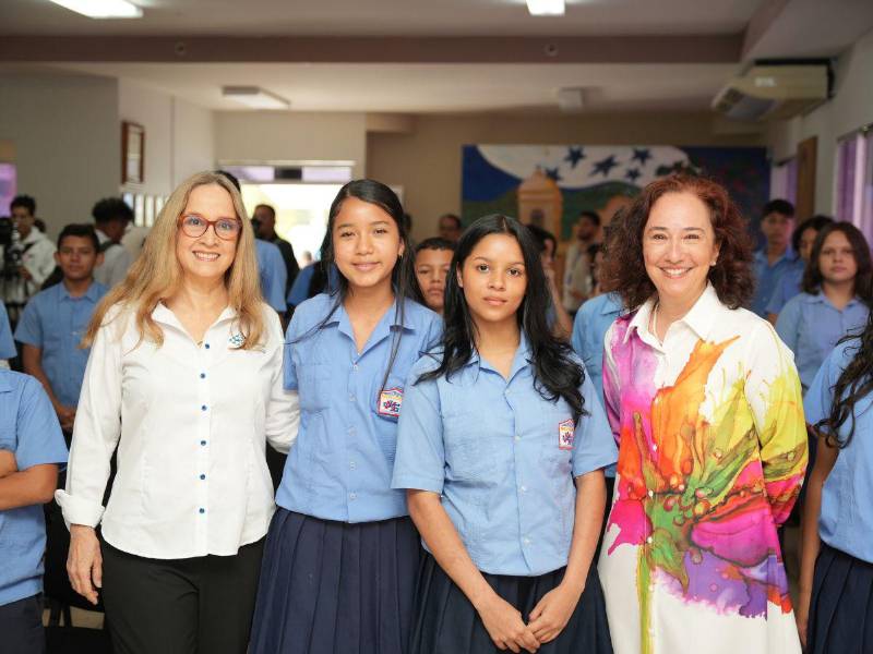 Grupo Ficohsa firma alianza con Junior Achievement Honduras para formar jóvenes empresario