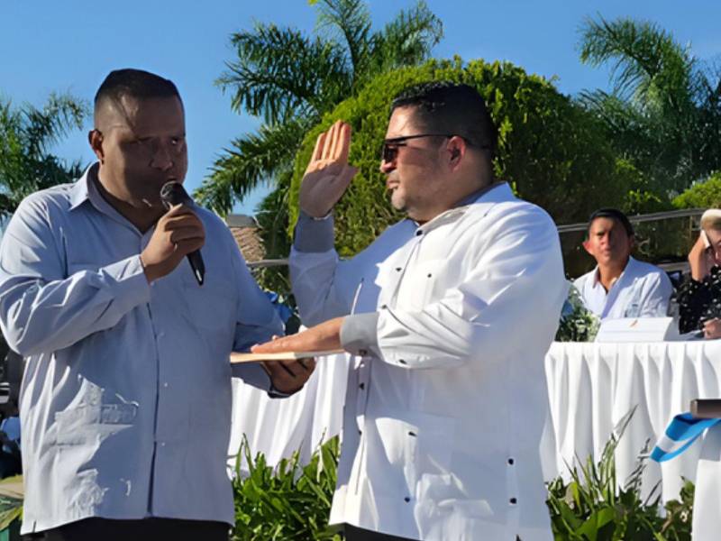 Juramentación de José Santiago Motiño.