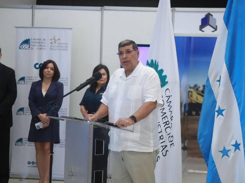 Edwin Araque, presidente ejecutivo de Banhprovi, durante la inauguración de la Expo Producción y Rueda de Negocios 2025.