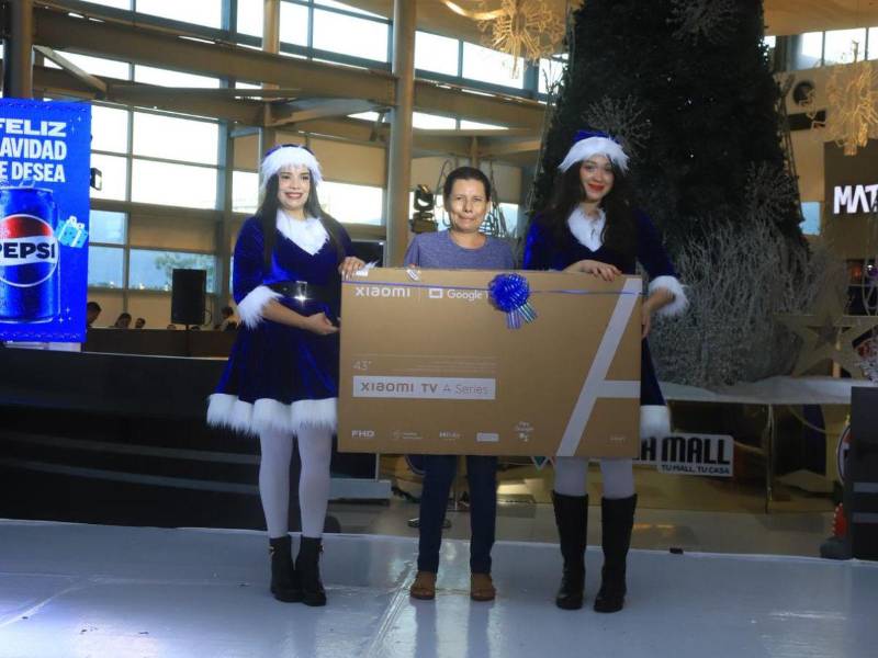 La alegría se hizo sentir en cada rincón de Mega Mall durante el evento navideño, donde los sampedranos disfrutaron y participaron de diferentes sorteos.