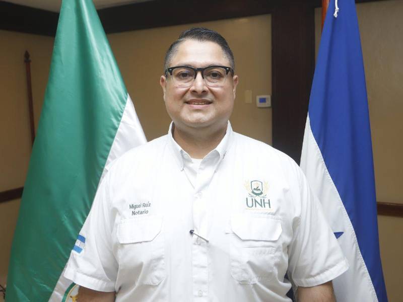 El notario Miguel Ruiz Rápalo, presidente de la Unión de Notarios de Honduras, capítulo Cortés para el periodo 2025-2027.